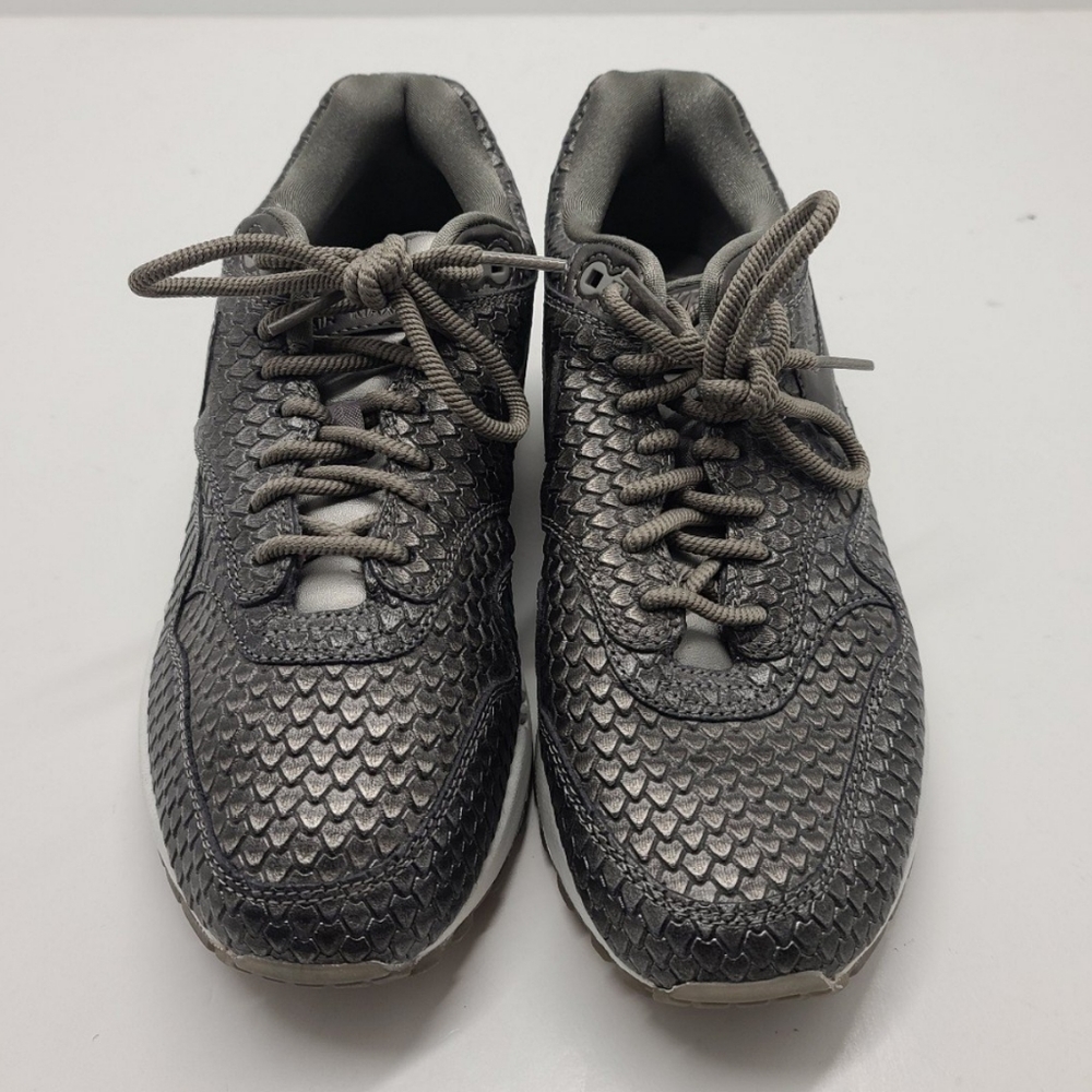 Nike Air Max 1 premium women's size 9.